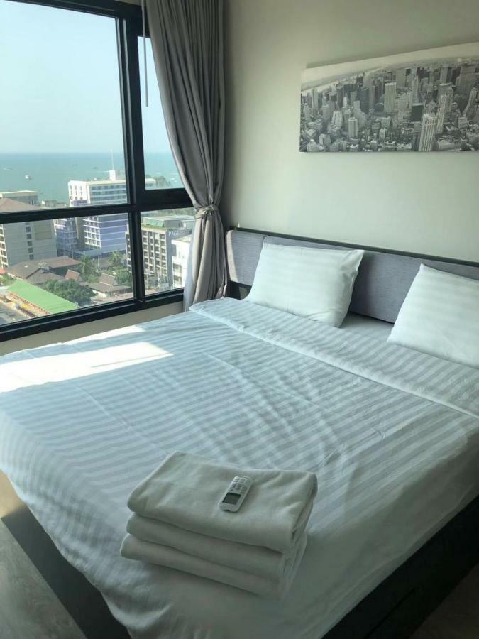 The Base Central Pattaya Seaview Exterior foto